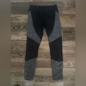 Koral Black and Gray Patterned Leggings